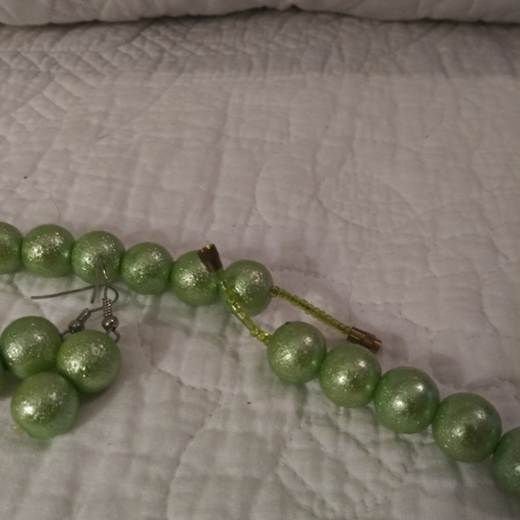 NWOT Iridescent Sparkle Bead Necklace/Earring Set - Never Worn - Picture 5 of 5